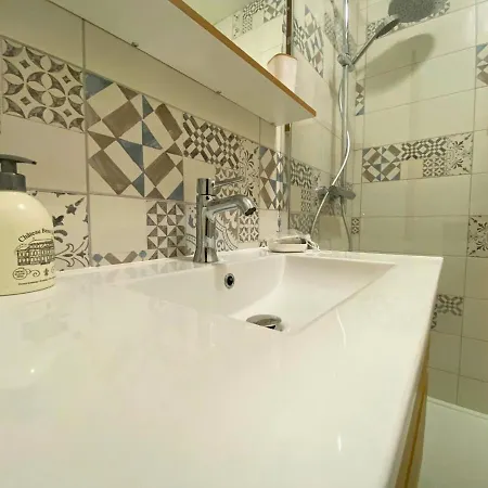 Vivez Le Confort Moderne Pour 4 Personnes *